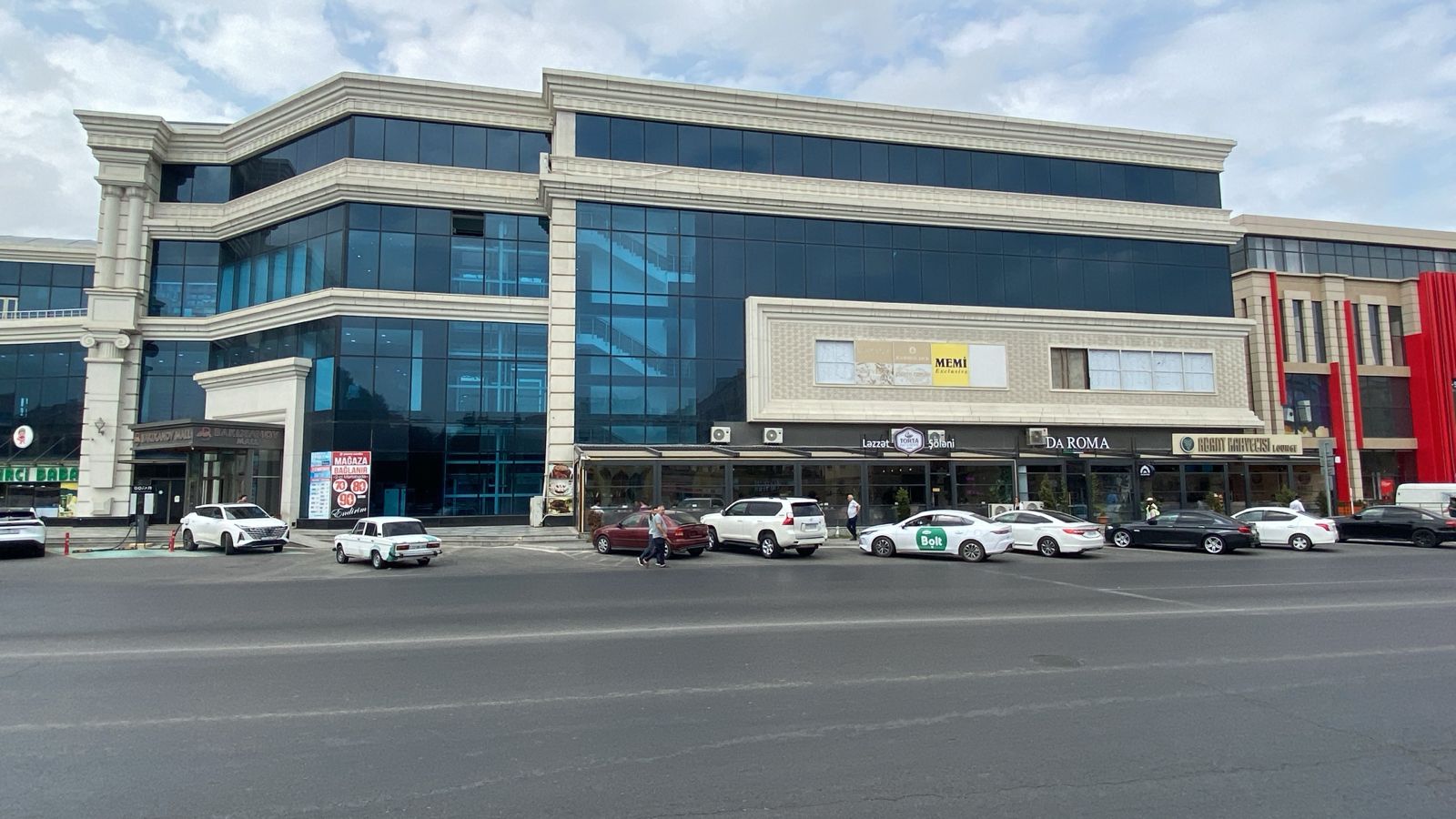 Bakıxanov Mall Торгово-развлекательный центр