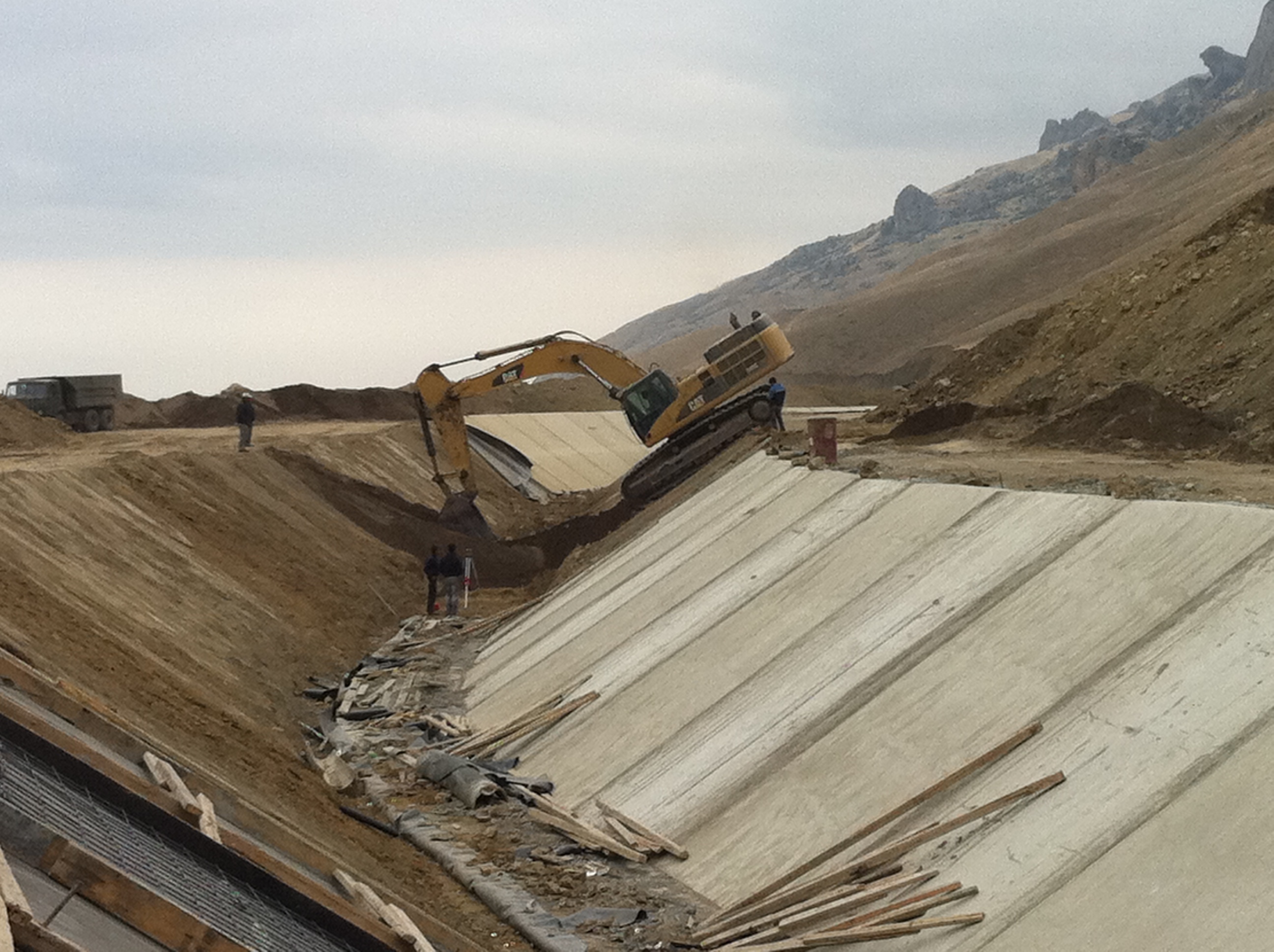 Taxta körpü - Ceyranbatan su kanalı