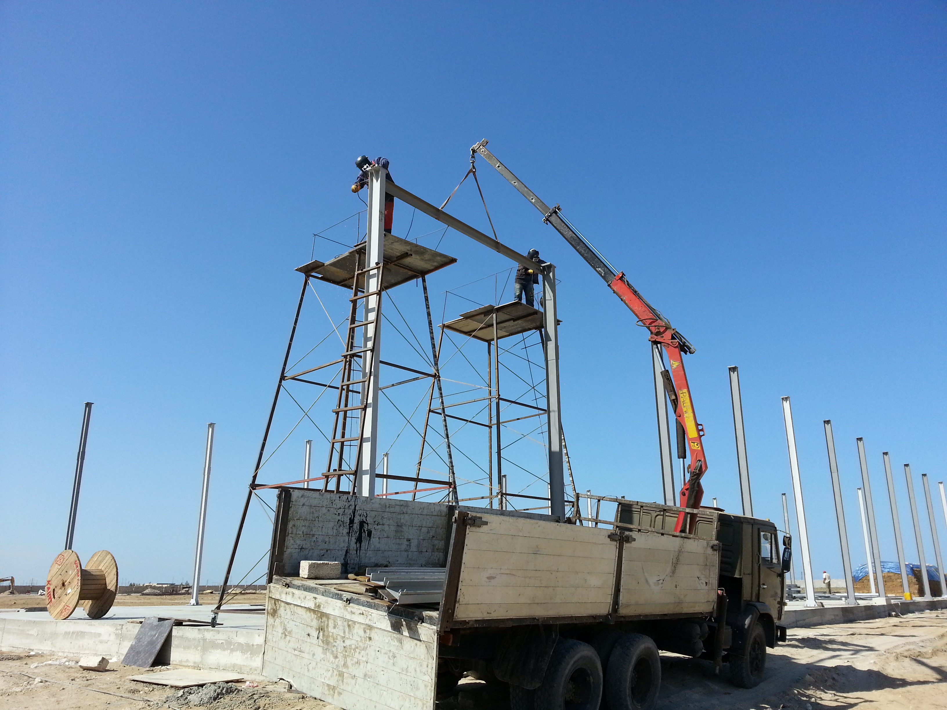 Polad konstruksiyası anbarı