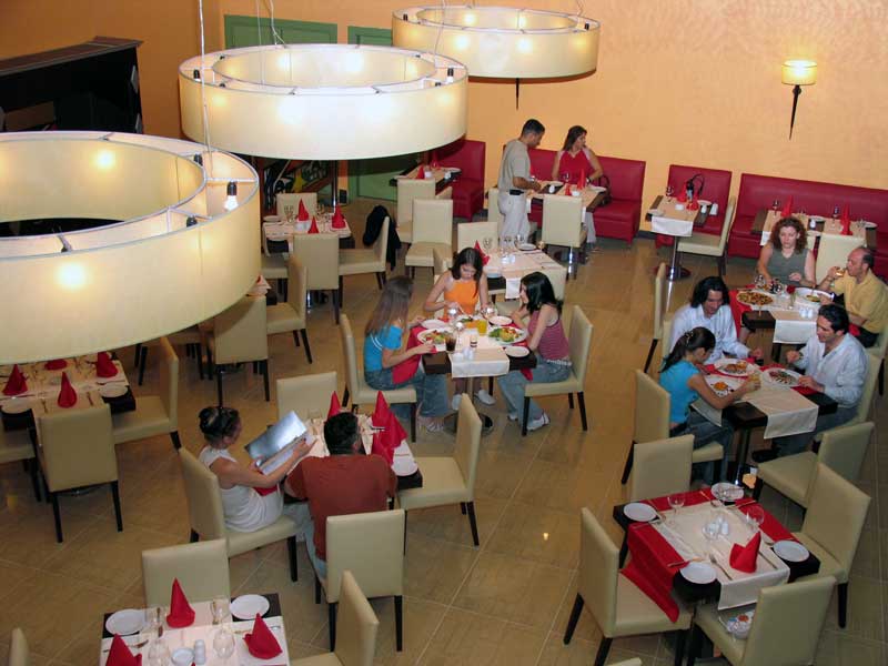 Queen əyləncə mərkəzi