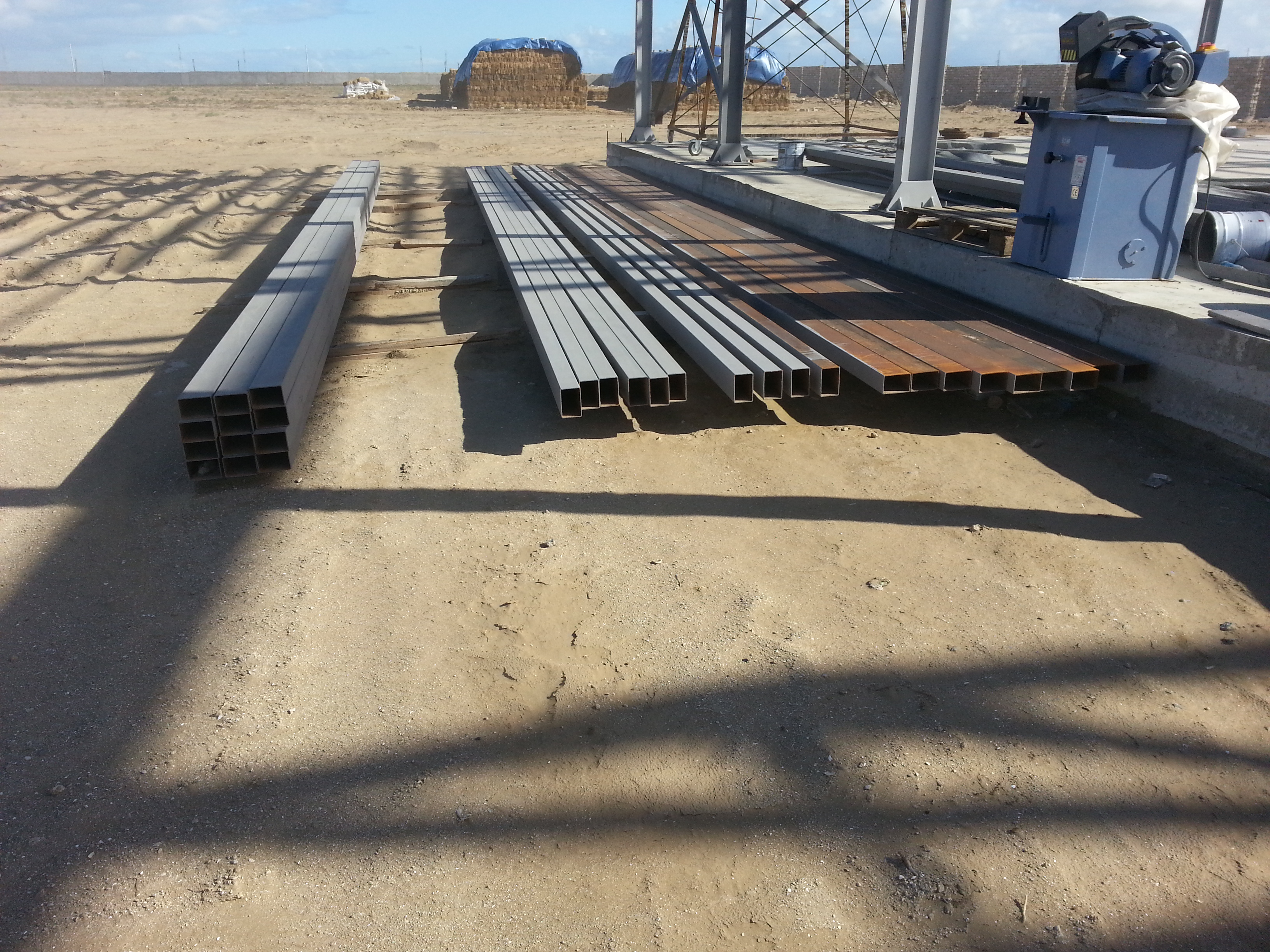 Polad konstruksiyası anbarı