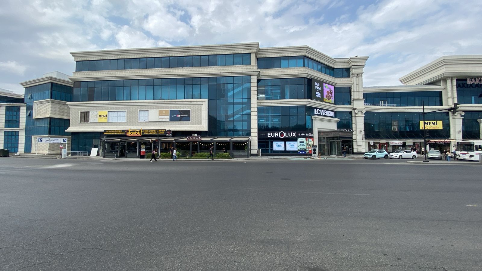 Bakıxanov Mall Торгово-развлекательный центр
