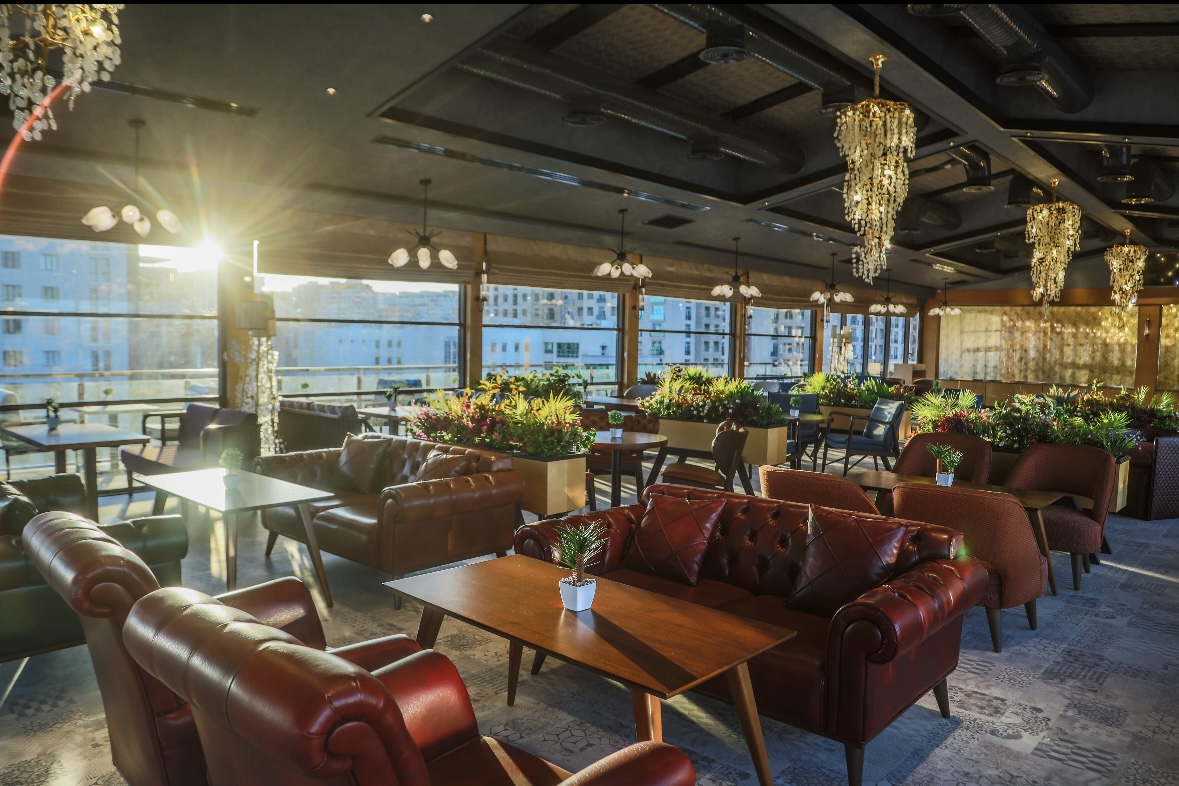 Iris Lounge