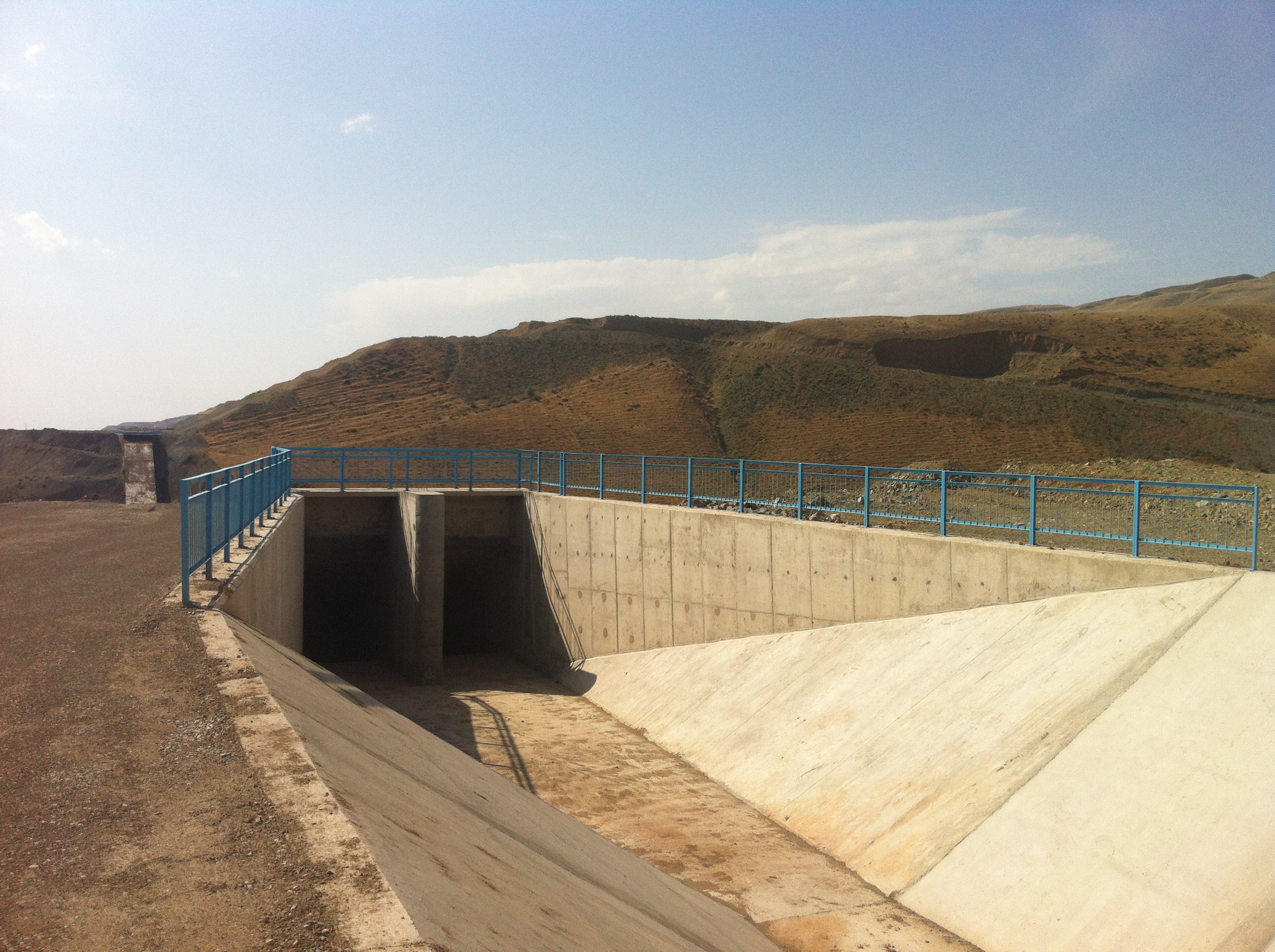 Taxta körpü - Ceyranbatan su kanalı