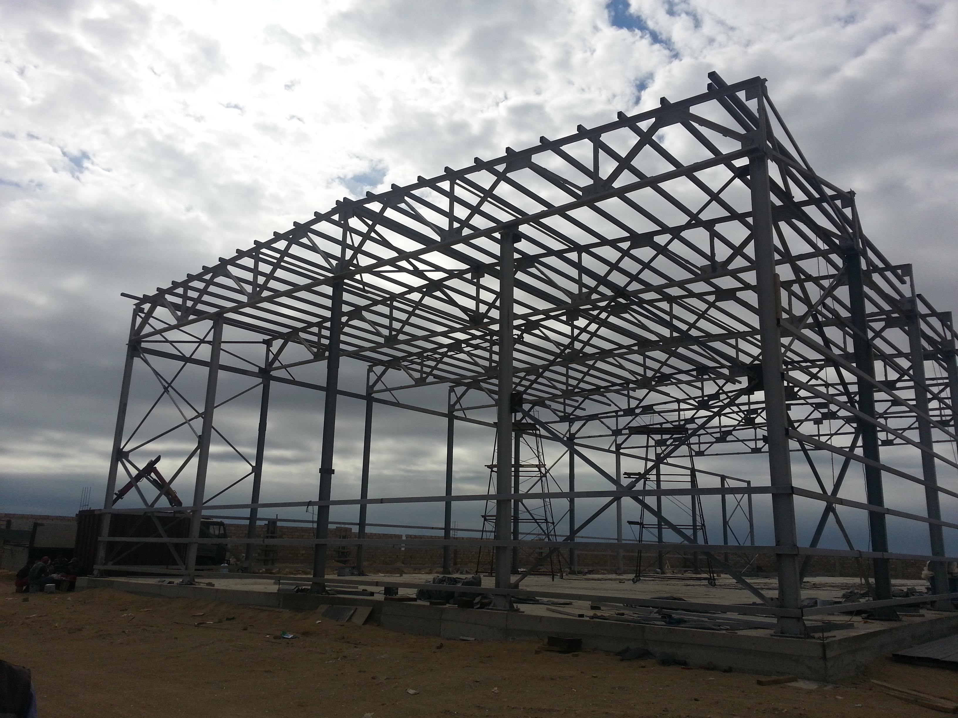 Polad konstruksiyası anbarı