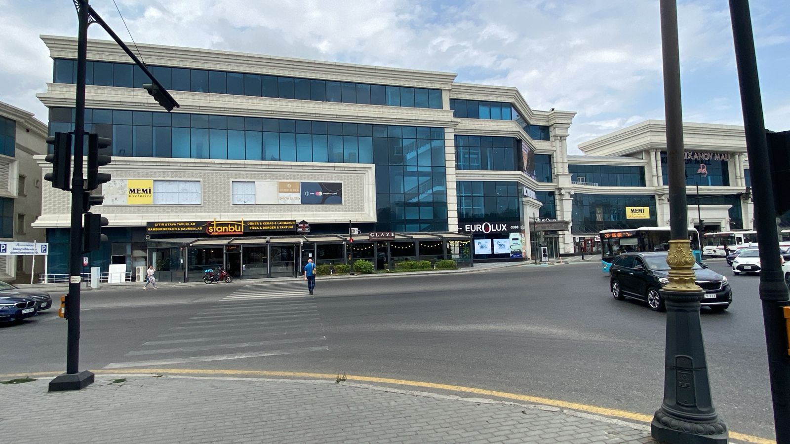 Bakıxanov Mall Торгово-развлекательный центр