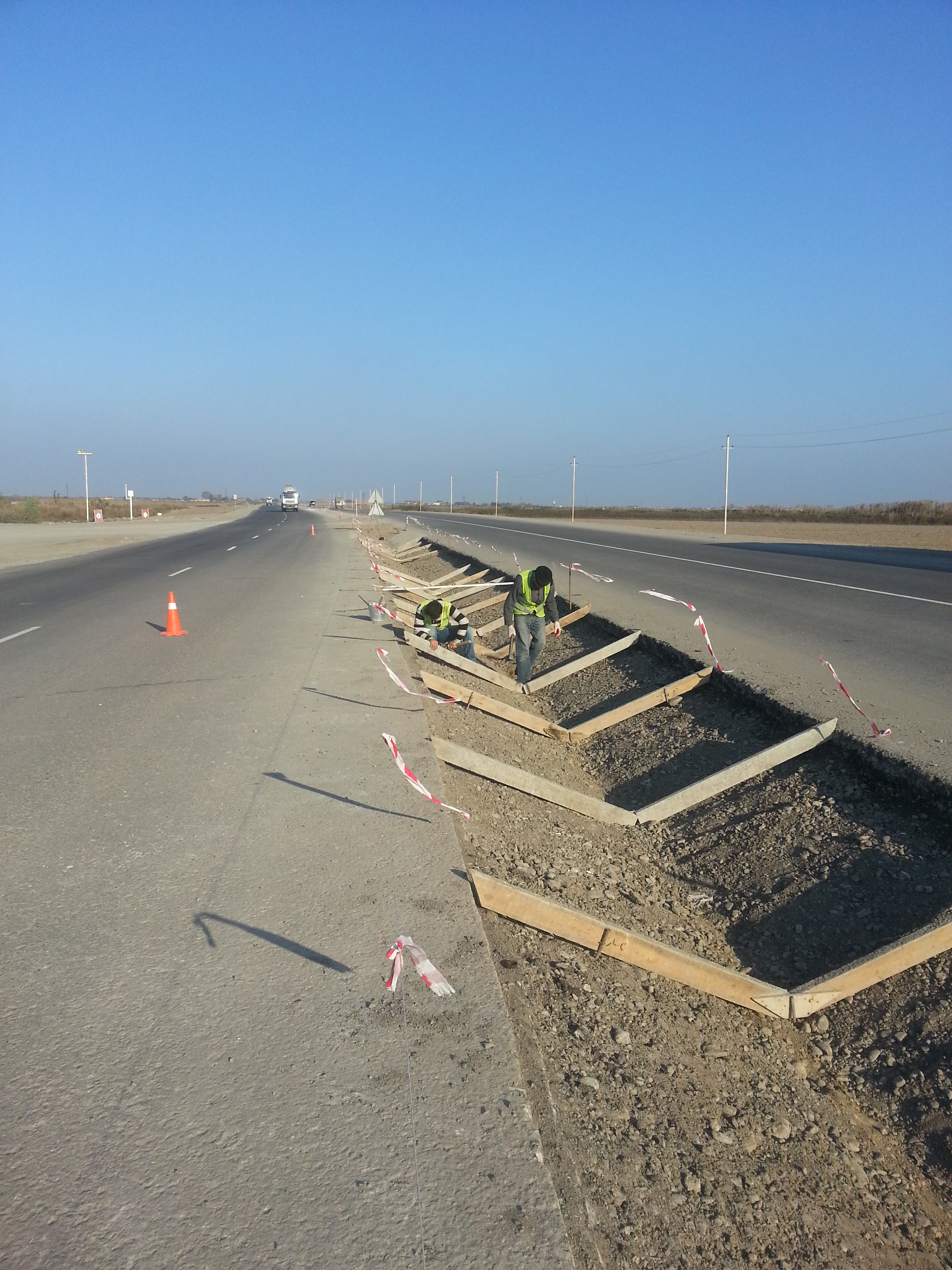 Bakı - Yevlax magistral yol kanalı