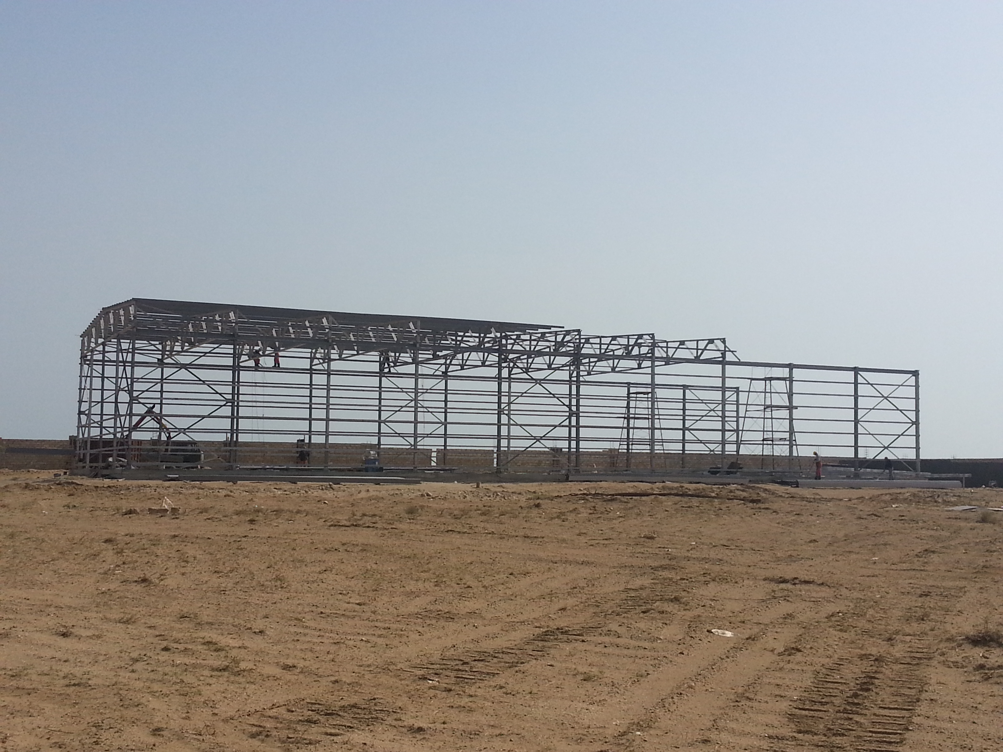 Polad konstruksiyası anbarı