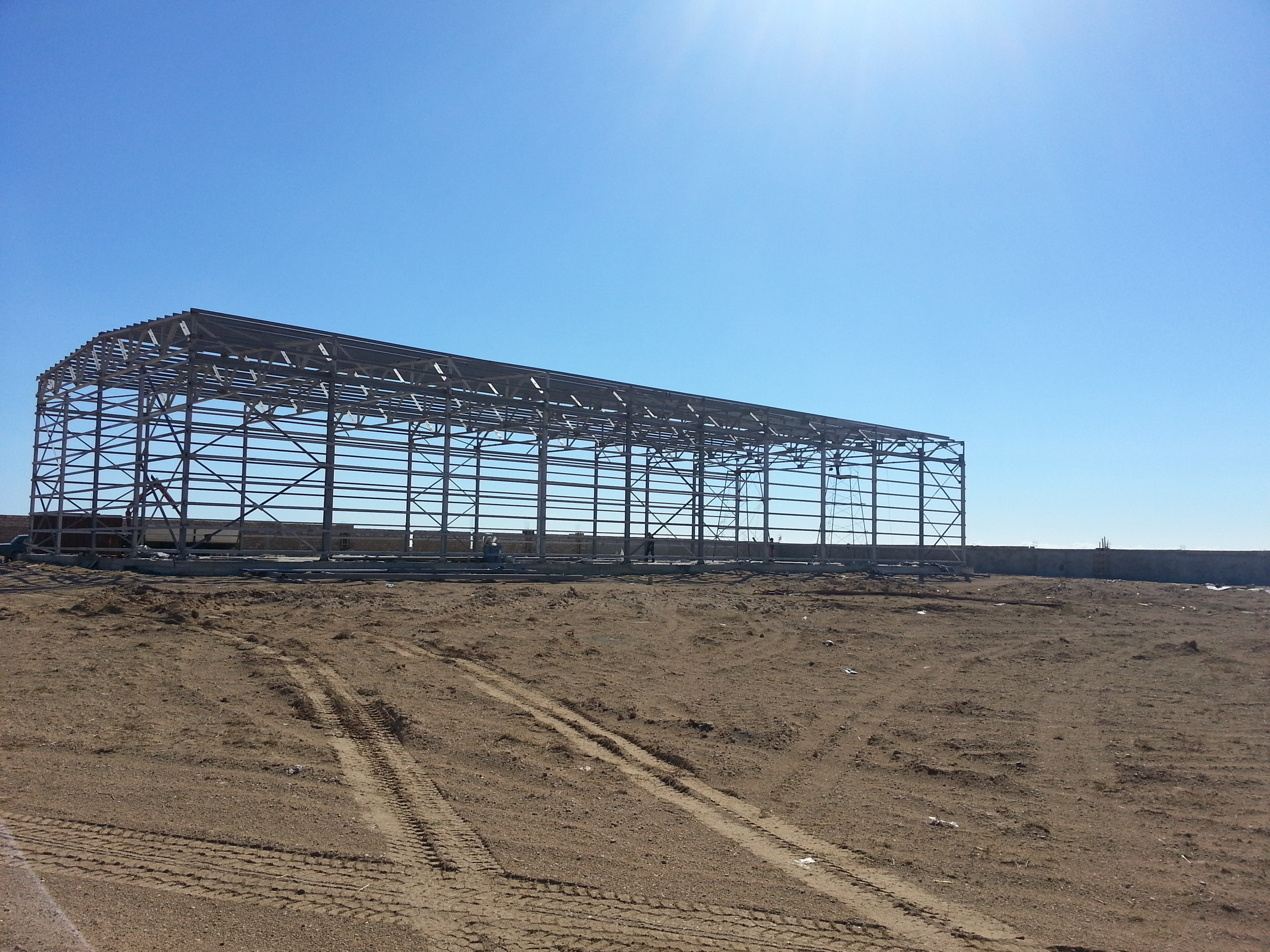 Polad konstruksiyası anbarı